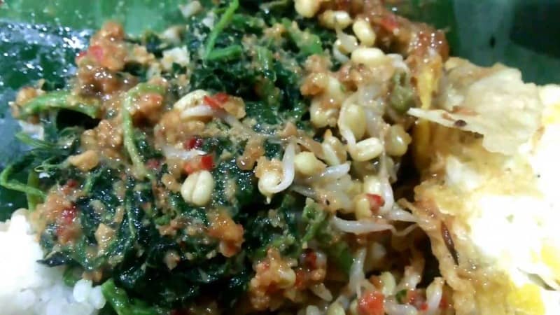 nasi pecel godong jati bu wik