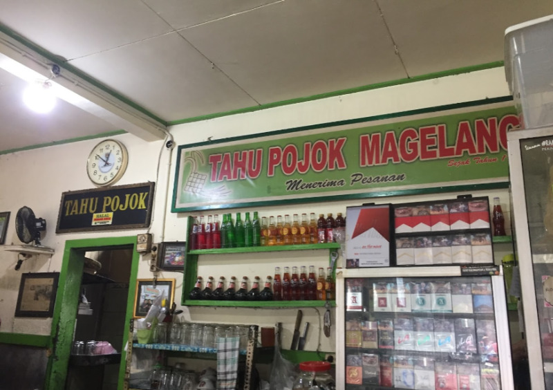 lokasi kupat tahu pojok magelang
