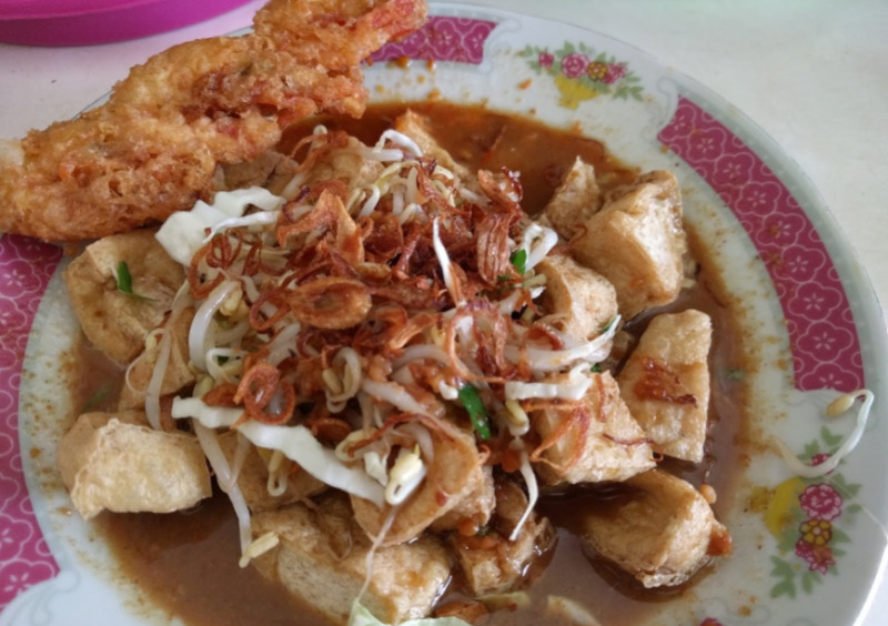 kupat tahu pojok magelang