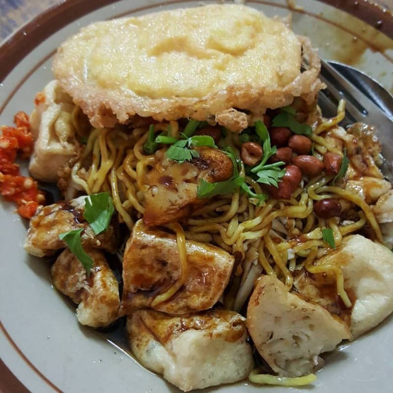 tahu kupat sido mampir