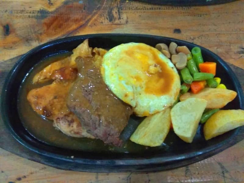 kampoeng steak gresik