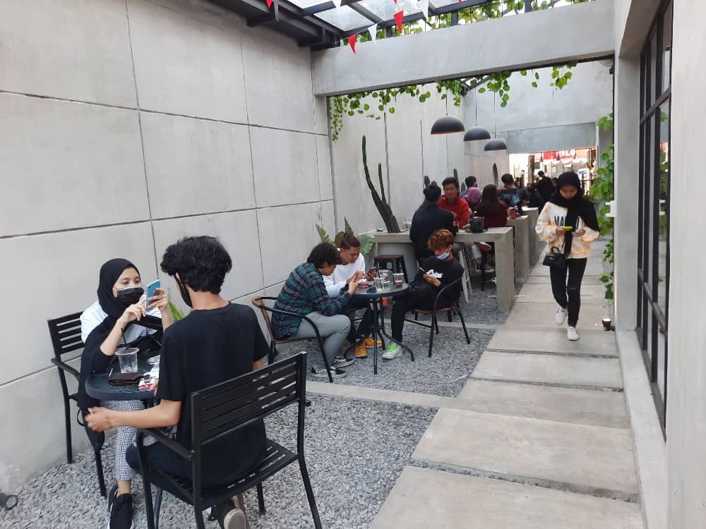 AADK Coffe and eatery di Surabaya