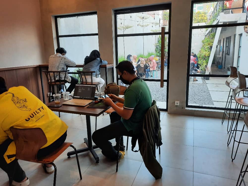cafe terdekat