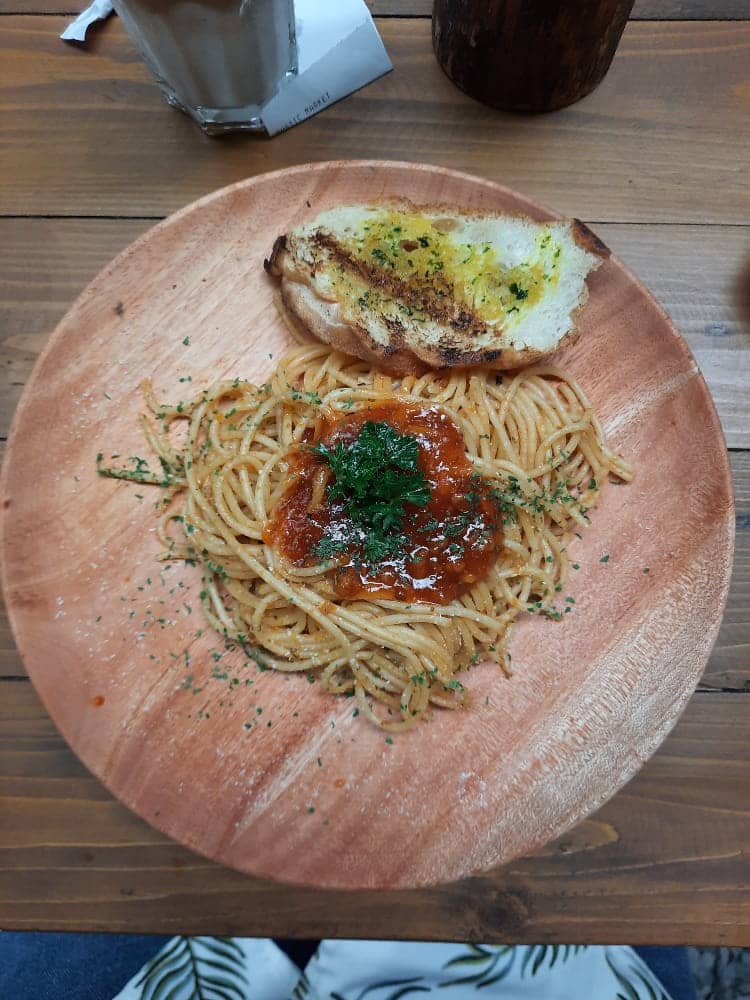 Rustic Market Caffe and Eatery cafe kekinian di Surabaya