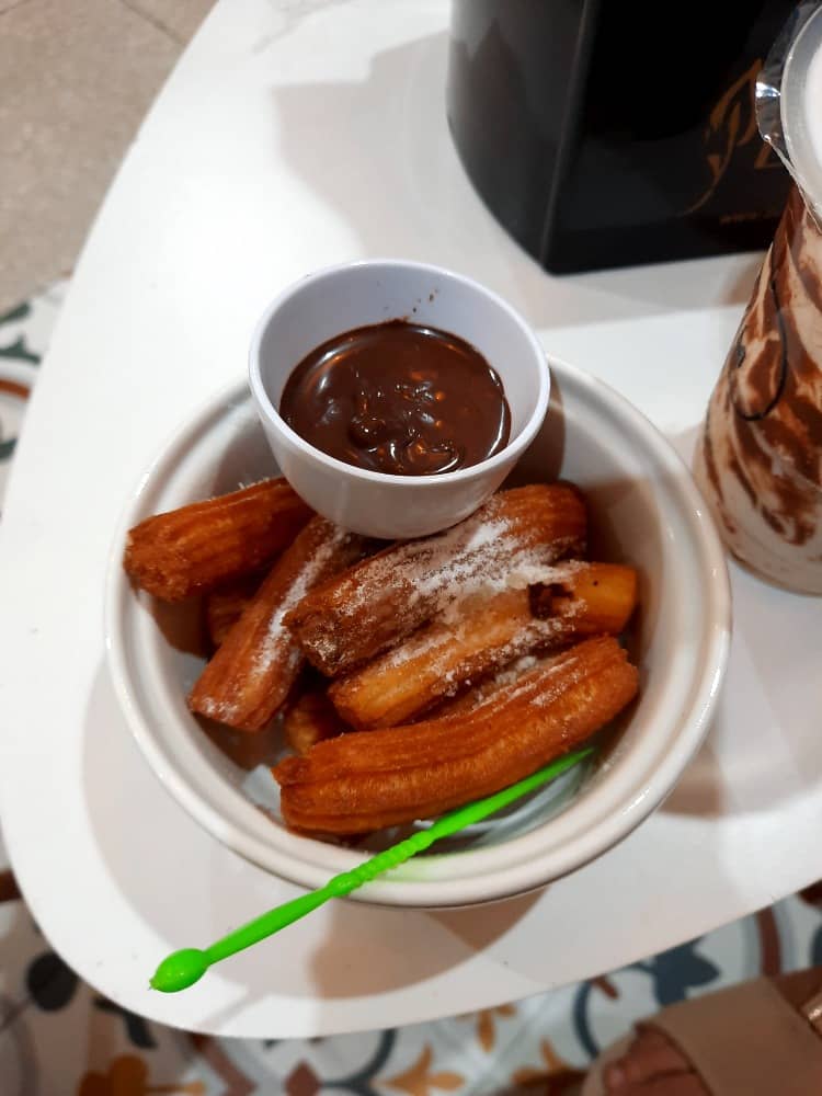 Nyamannya nongkrong dan ngopi di Ludic Caffe Surabaya