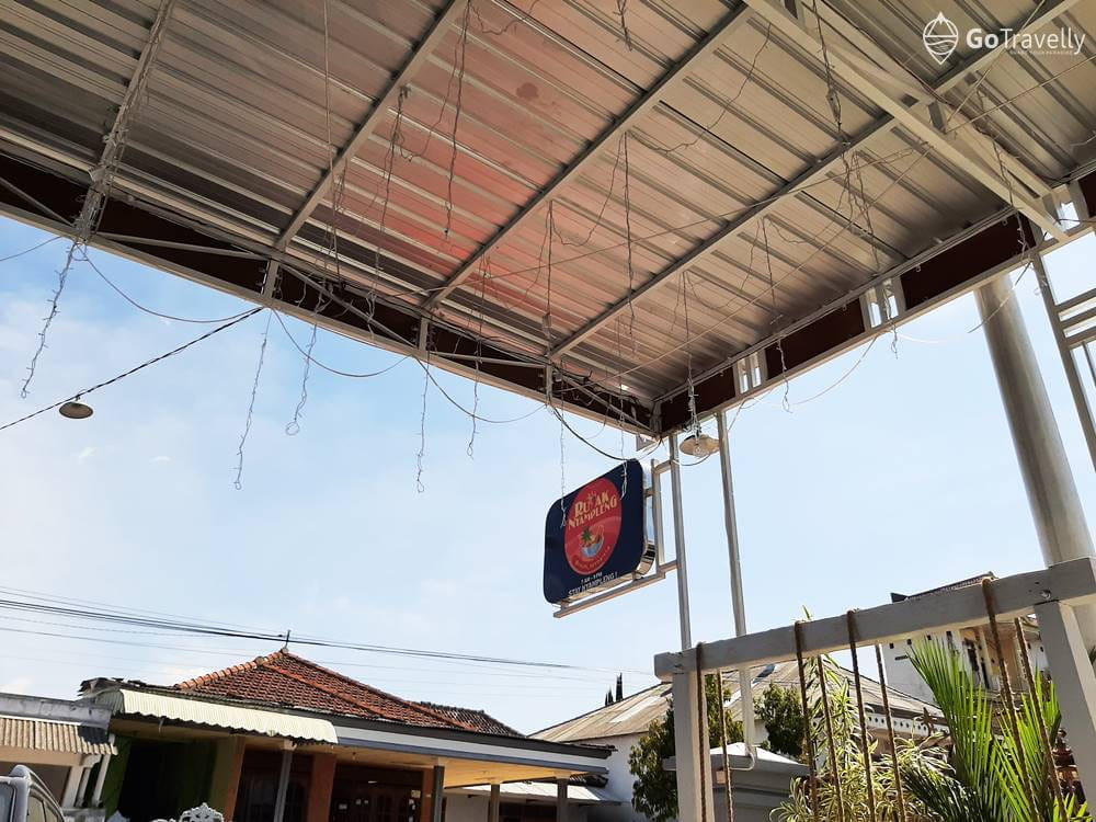 Rujakk Nyampleng : Cafe Rujak Terlengkap Anti Musiman di Magetan!