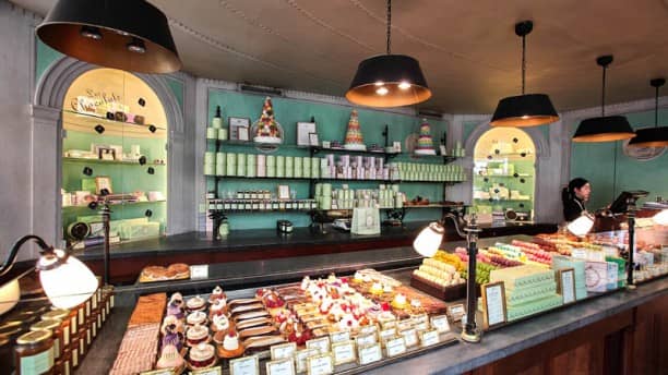 laduree pastry shop
