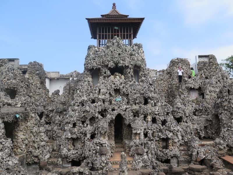 Taman Wisata Goa Sunyaragi