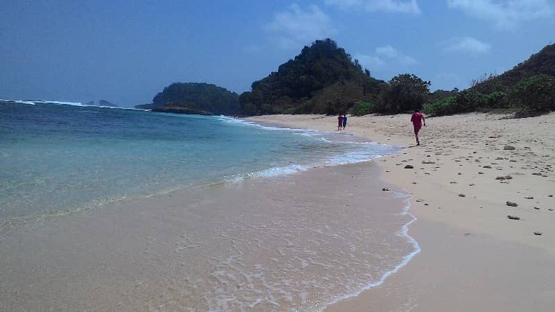 pantai watu leter