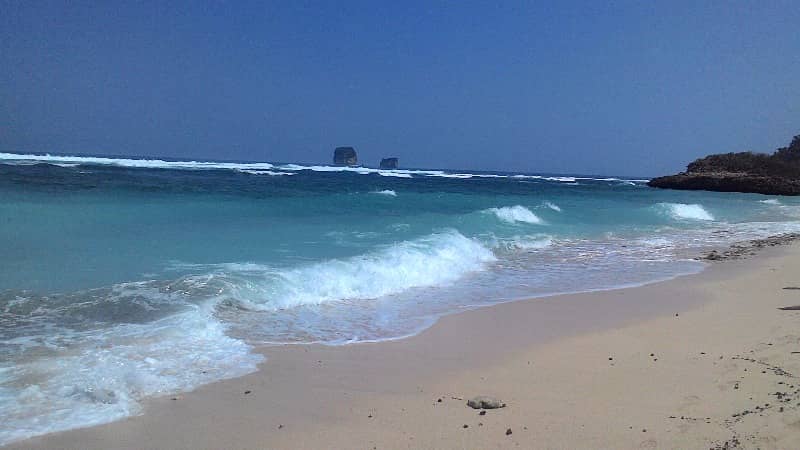 pantai watu leter