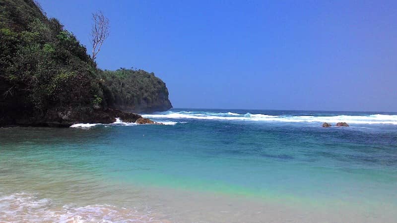 pantai watu leter