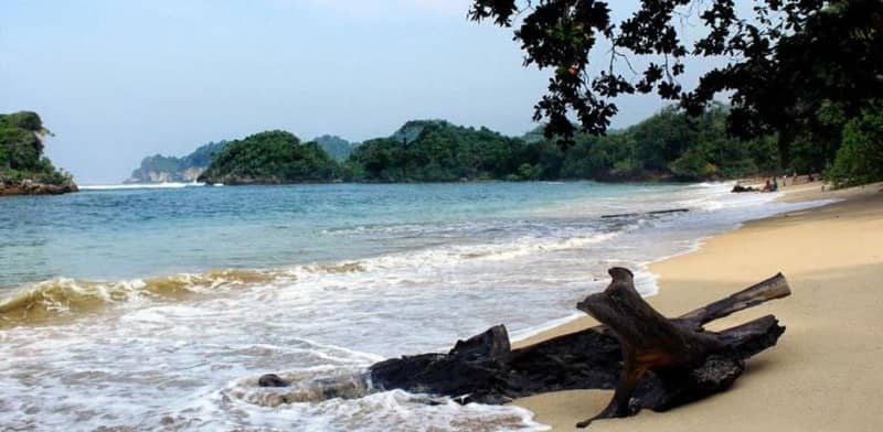 pantai karang pandan