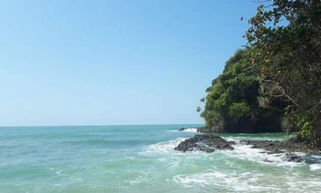 pantai karang pandan