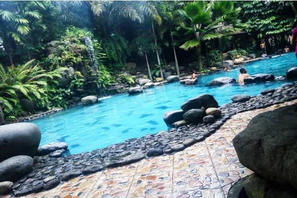 pemandian watu gunung ungaran