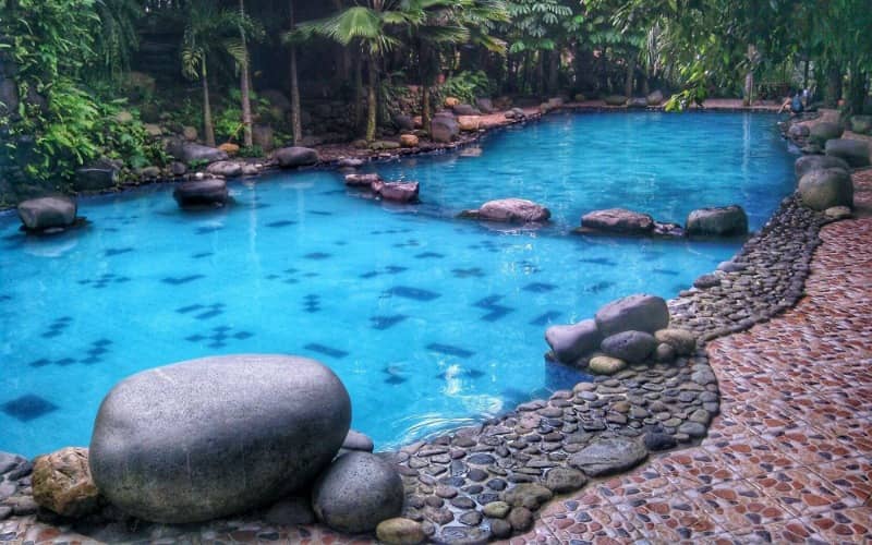 pemandian watu gunung ungaran