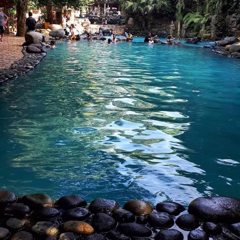 pemandian watu gunung ungaran