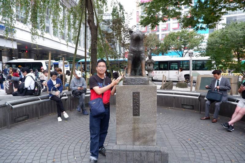 patung hachiko