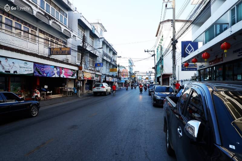golden clock tower chiang rai