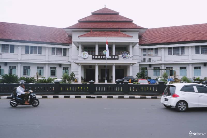 alun alun tugu malang