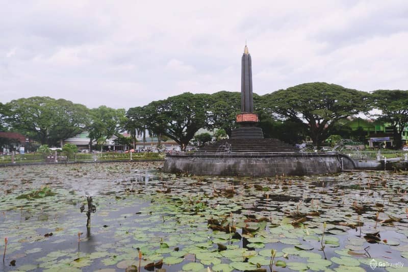 alun alun tugu malang