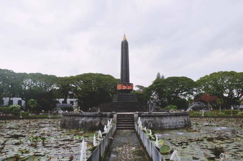 alun alun tugu malang