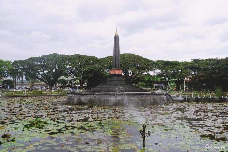 alun alun tugu malang