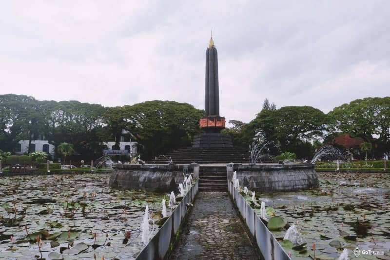 alun alun tugu malang