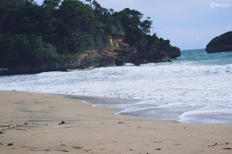 pantai ungapan bumi perkemahan