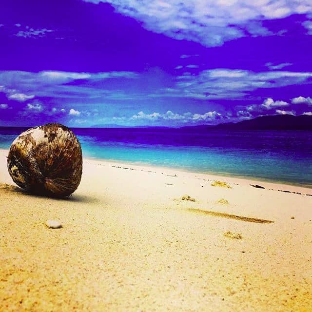 pantai molana maluku