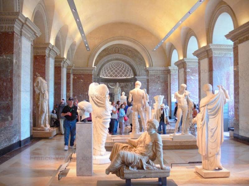 louvre museum paris