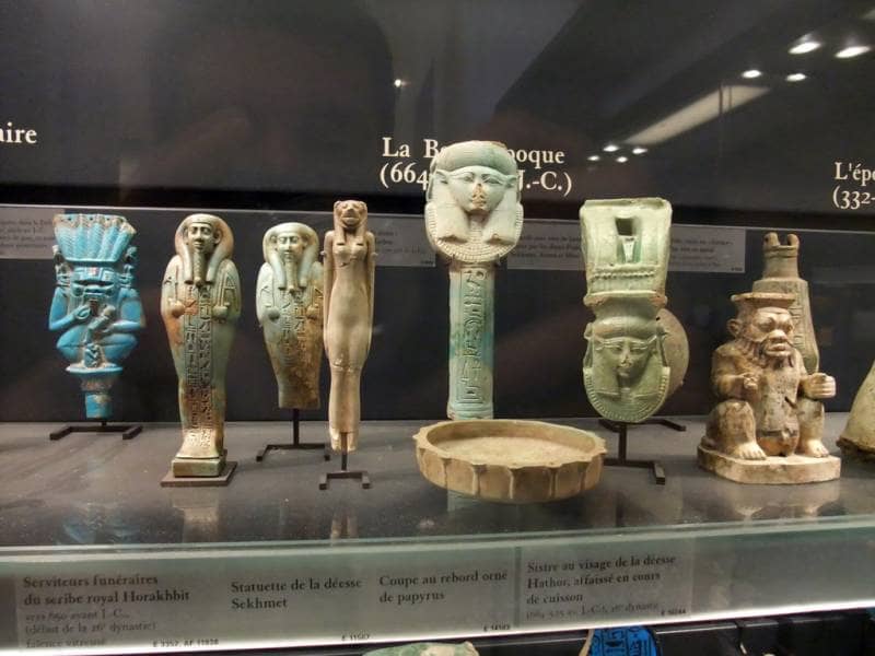 louvre museum paris