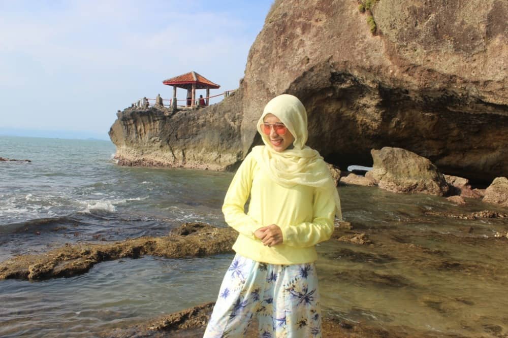 pantai karang bolong